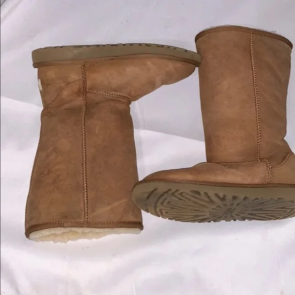 Ugg Classic tall II boot size 5 - Picture 2 of 6